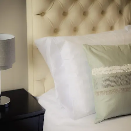 Dublin Central Suites *